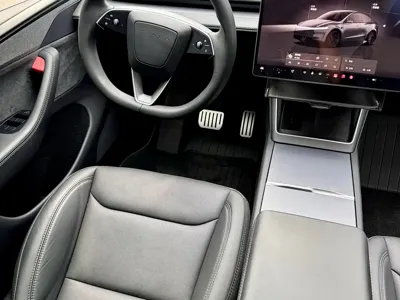 Tesla Model Y 2025, 17800 км, за 259800 CNY - фото 12