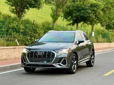 Audi Q3 · 2022 год