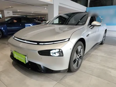 Xpeng P7 · 2023 год