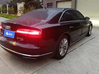 Audi A8 2015, 141000 км, за 120000 CNY