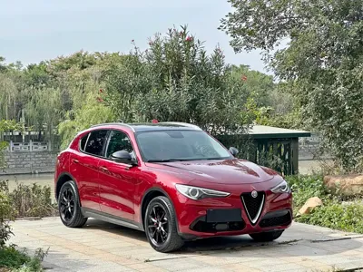 Alfa Romeo Stelvio 2017, 83000 км, за 95000 CNY