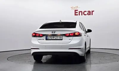 Hyundai Avante 2018, 60806 км, за 9300000 KRW