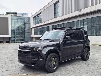 Land Rover Defender · 2022 год