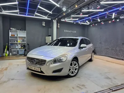 Volvo V60 · 2012 год