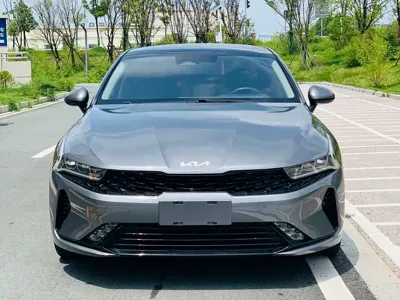 Kia K5 2022, 42000 км, за 86000 CNY