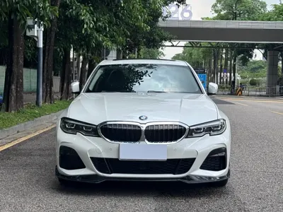 BMW 3 Series 2022, 40000 км, за 148500 CNY