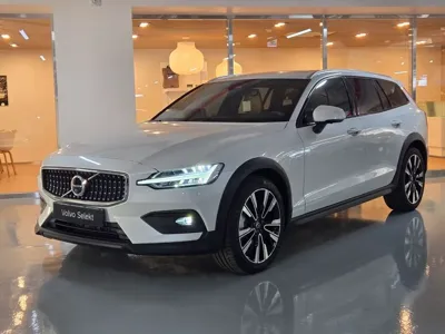 Volvo V60 · 2025 год