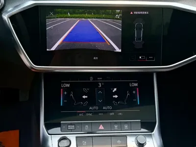 Audi A6L 2021, 85000 км, за 185799 CNY