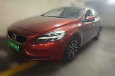 Volvo V40 · 2017 год