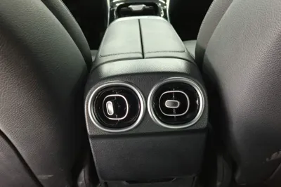 Mercedes-Benz C-Class 2023, 38500 км, за 180105.4 CNY - фото 12