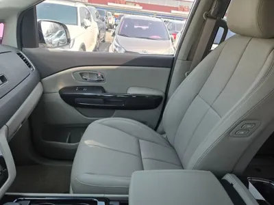 Kia Canival 2018, 80773 км, за 13000000 KRW - фото 16