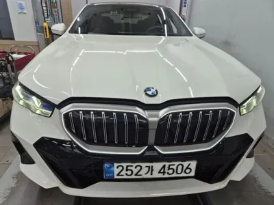 BMW 5-Series · 2025 год