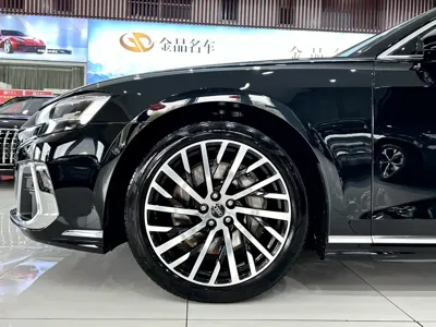 Audi A8 2025, 9000 км, за 700300 CNY - фото 30