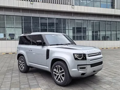 Land Rover Defender 2022, 7000 км, за 498000 CNY