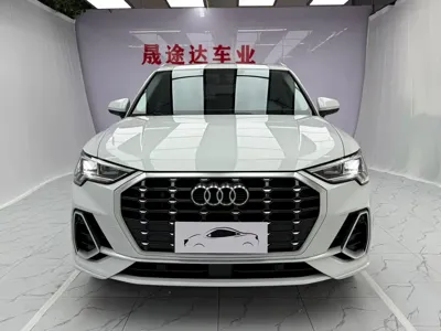 Audi Q3 2022, 23000 км, за 179800 CNY