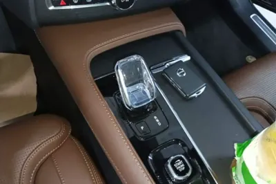 Volvo XC90 New Energy 2022, 42100 км, за 333864.76 CNY - фото 16
