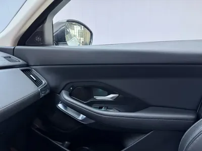 Jaguar E-Pace 2021, 65000 км, за 96800 CNY - фото 12