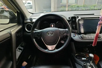 Toyota RAV4 2018, 88100 км, за 76708.29 CNY