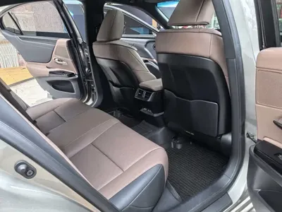 Lexus ES 2023, 27000 км, за 181800 CNY - фото 11