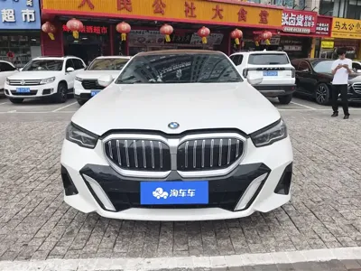 BMW 5 Series 2024, 25000 км, за 260000 CNY