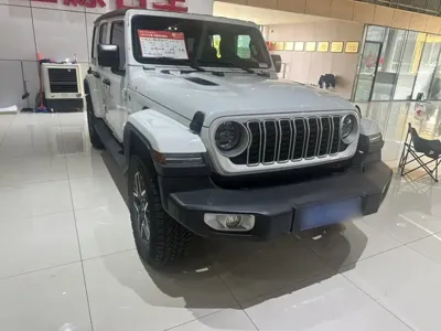 Jeep Wrangler 2024, 13200 км, за 326300 CNY - фото 5