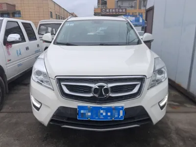 BAIC Senova X65 2015, 76800 км, за 32589.46 CNY