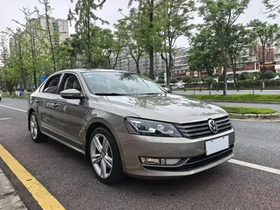 Volkswagen Passat 2014, 99000 км, за 28800 CNY