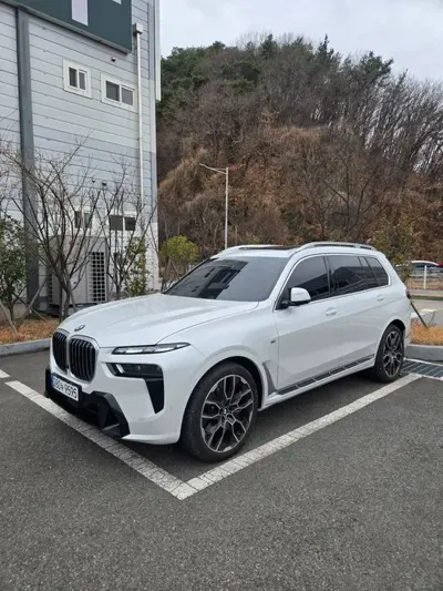 BMW X7 · 2025 год