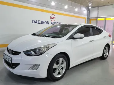 Hyundai Avante · 2012 год