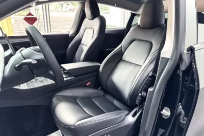 Tesla Model Y 2023, 46300 км, за 215923.9 CNY - фото 33