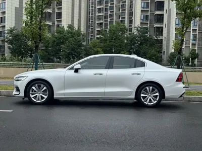 Volvo S60 2021, 57000 км, за 96600 CNY - фото 17