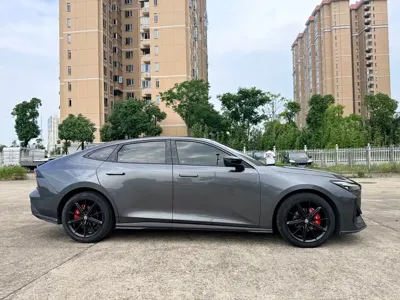 Changan UNI-V 2022, 50000 км, за 64800 CNY - фото 4