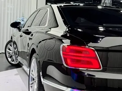 Bentley Flying Spur PHEV 2024, 48000 км, за 1697000 CNY - фото 10