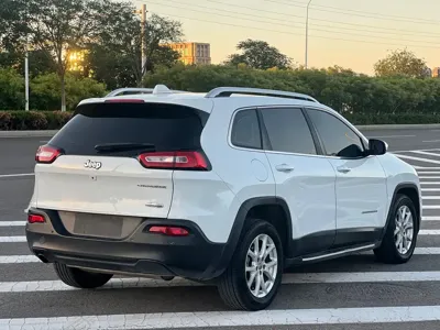 Jeep Cherokee 2016, 160000 км, за 29800 CNY - фото 23