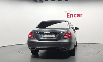 Mercedes-Benz E-Class 2017, 130934 км, за 17700000 KRW