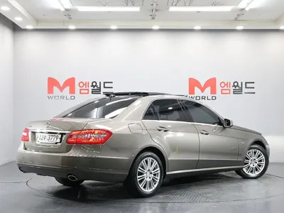 Mercedes-Benz E-Class 2012, 69793 км, за 7900000 KRW