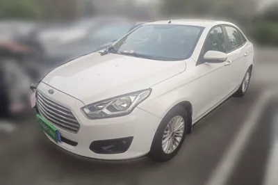Ford Escort · 2015 год