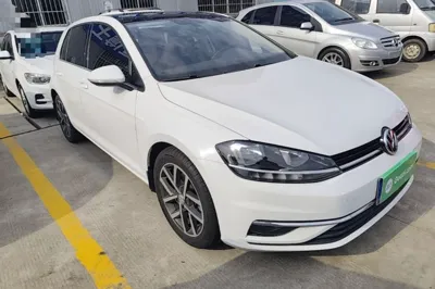 Volkswagen Golf 2020, 82600 км, за 74464.96 CNY
