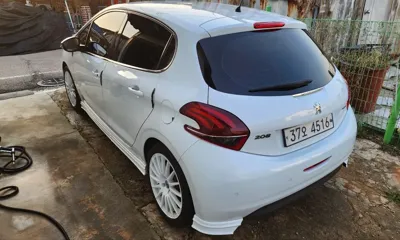 Peugeot 208 2017, 77500 км, за 7900000 KRW