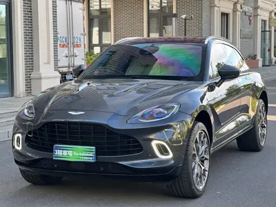 Aston Martin DBX · 2024 год
