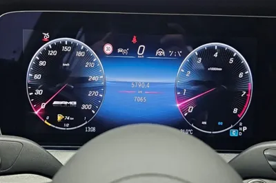 Mercedes-Benz AMG GT 2025, 7080 км, за 130000000 KRW - фото 20
