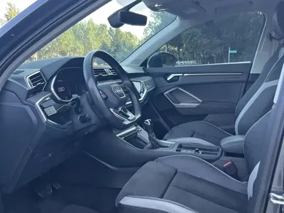 Audi Q3 2022, 57000 км, за 172800 CNY