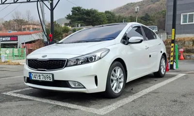 Kia K3 · 2016 год