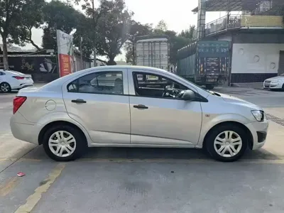 Chevrolet Aveo 2012, 110000 км, за 11800 CNY