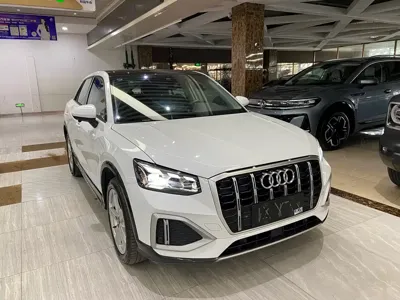 Audi Q2L 2022, 38000 км, за 123800 CNY