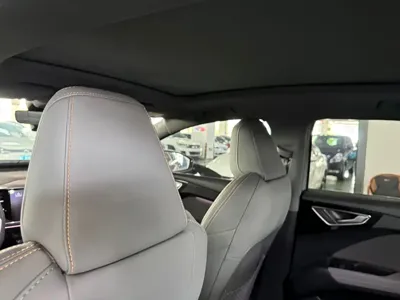 Audi Q4 e-tron 2023, 60000 км, за 119800 CNY - фото 8