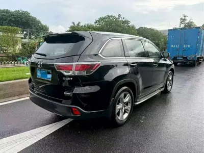 Toyota Highlander 2015, 80000 км, за 78000 CNY