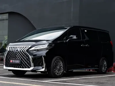 Lexus LM · 2020 год