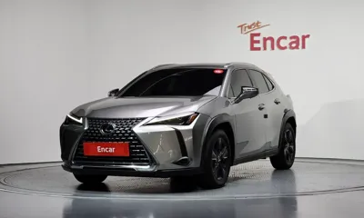 Lexus UX · 2025 год