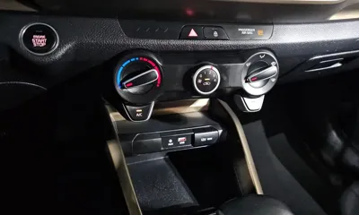 Kia Stonic 2018, 143949 км, за 7500000 KRW - фото 18
